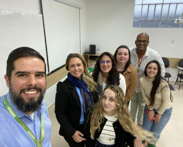 Alunos da Ps Univs em Anlises Clnicas com nfase em Hematologia encerram jornada